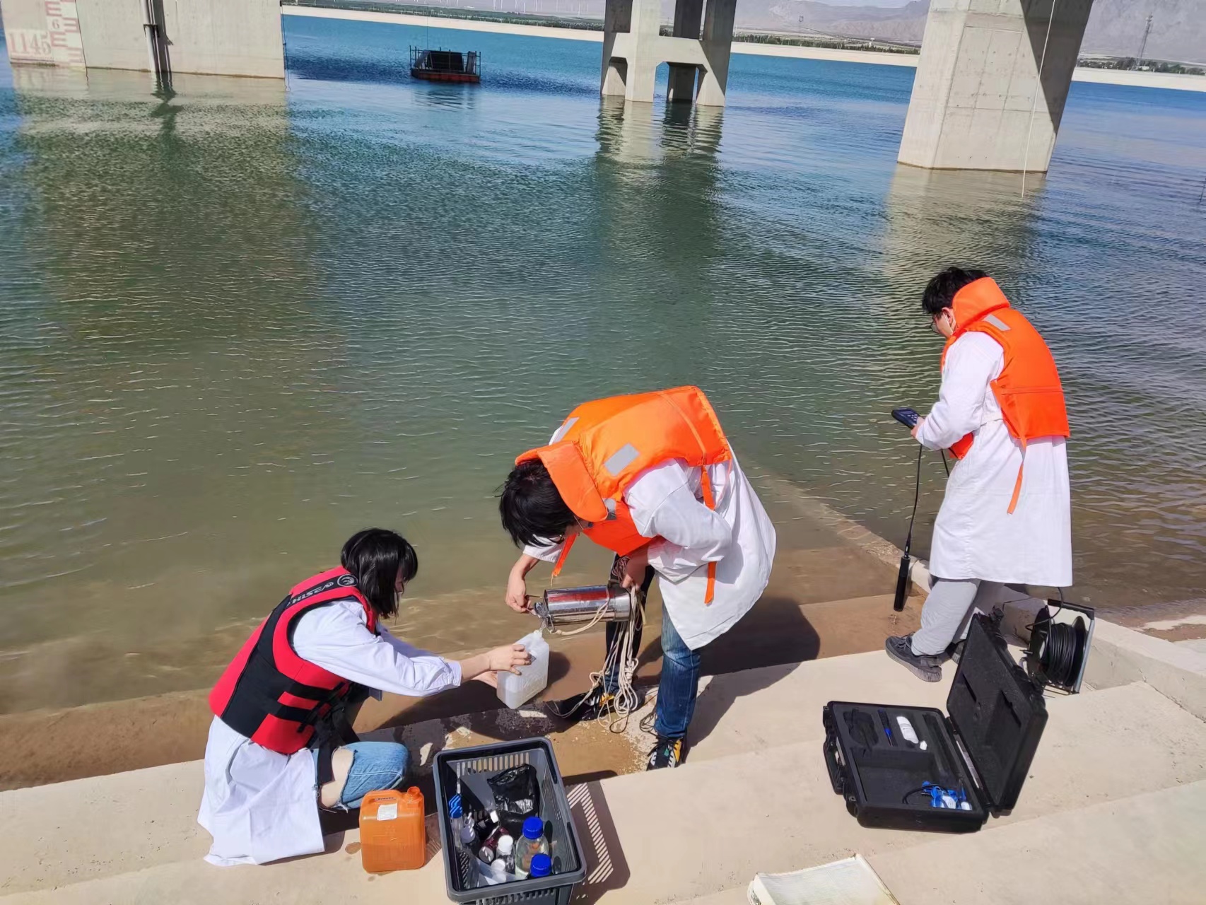 水潤(rùn)檢測(cè)中心團(tuán)支部 (2).jpg