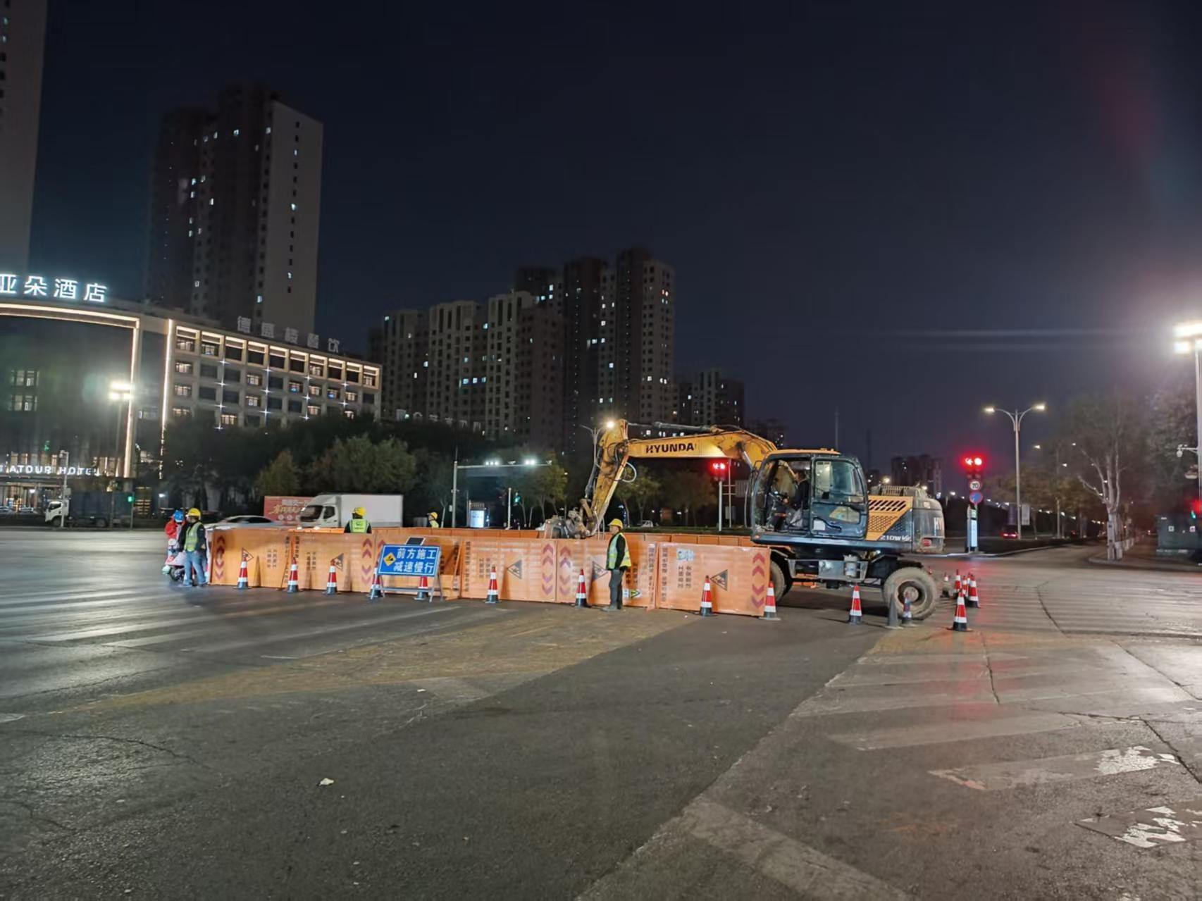 公司順利完成麗景街部分供水主閥門升級(jí)煥新工作